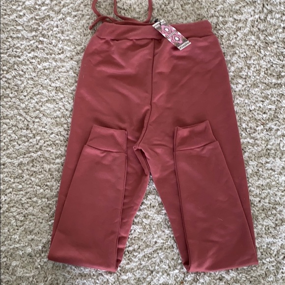 Boohoo brand new fall sweatpants - Picture 2 of 3